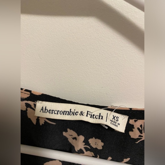 Abercrombie and Fitch Long Sleeve Blouse (S: XS) - Picture 2 of 5